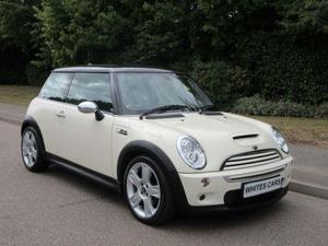 Mini Hatch  in Harlow | Friday-Ad