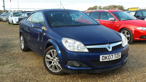 Vauxhall Astra 1.8 i Design Twin Top 2dr Auto