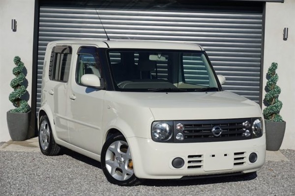Nissan Cube 1.5 AUTOMATIC