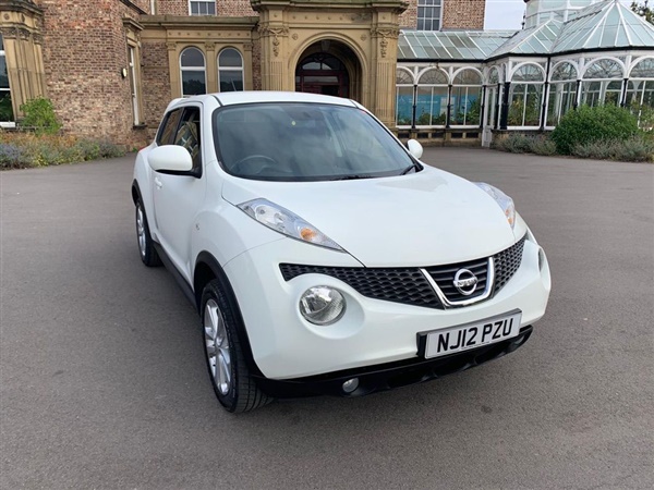 Nissan Juke v Acenta Sport 5dr