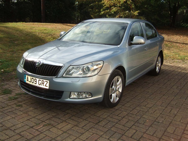 Skoda Octavia 2.0 TDI PD Elegance 5dr