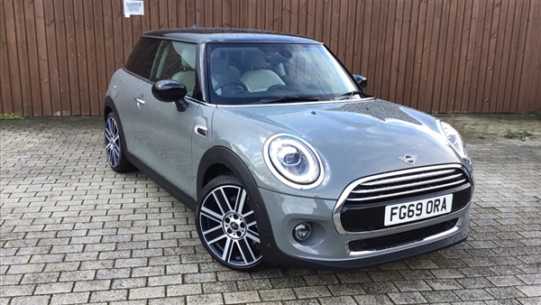 Mini Hatch 1.5 Cooper Exclusive II 3dr [Comfort/Nav Pack]