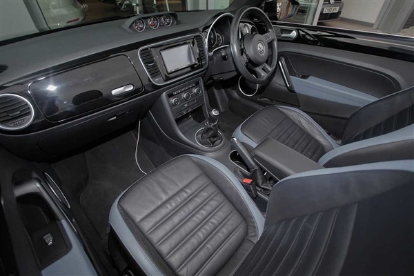 Volkswagen Beetle Sport 2.0 TDI 140PS Cabriolet Full