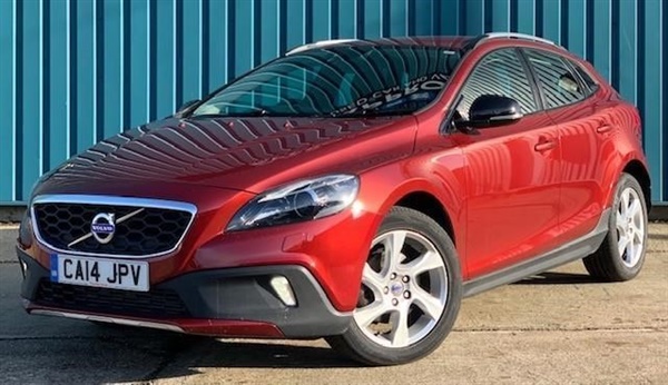 Volvo V40 Lux 1.6 D2 Auto 5dr with Full Black Leather Trim