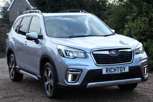 Subaru Forester 2.0 e-Boxer XE Premium Lineartronic 4WD