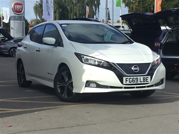 Nissan Leaf 40kWh Tekna Hatchback 5dr Electric Auto (150 ps)