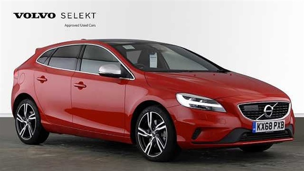 Volvo V40 (Winter, Xenium, Intellisafe Pro Packs) Auto