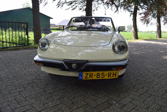 Alfa Romeo - Spider veloce  injection - 