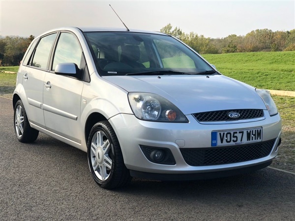 Ford Fiesta 1.4 Ghia 5dr