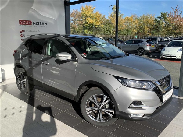 Nissan Qashqai 1.5 dCi [115] N-Connecta (Panoramic Roof)