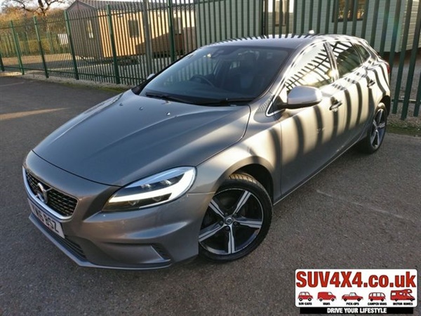 Volvo V D2 R-DESIGN 5d 118 BHP SAT NAV LEATHER