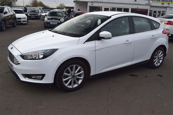 Ford Focus 1.0T EcoBoost Titanium Auto (s/s) 5dr