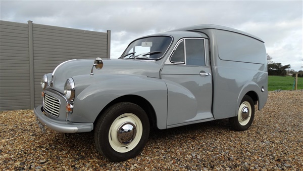 Morris Minor van