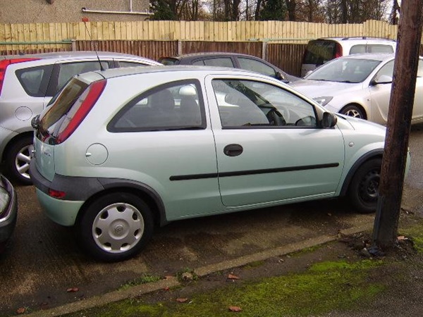 Vauxhall Corsa 1.0i 12V Club 3dr full mot low mileage