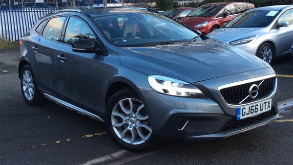 Volvo V40 T] Cross Country Pro 5dr Geartronic Auto