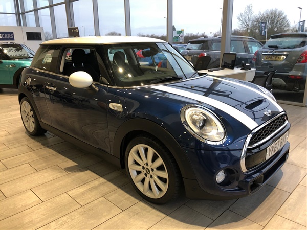 Mini Hatch 2.0 Cooper S 3dr Many many extra please see full