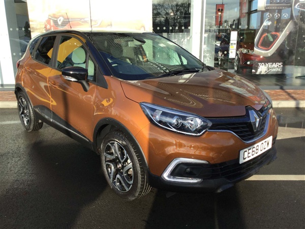 Renault Captur 0.9 TCe Iconic SUV 5dr Petrol (s/s) (90 ps)