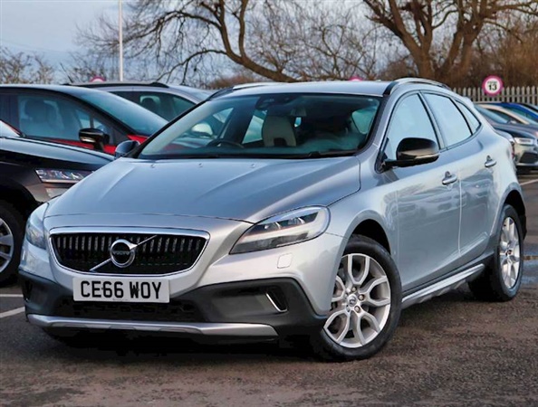 Volvo V40 T] Cross Country Pro 5dr Geartronic Auto