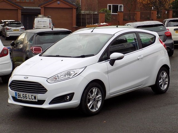 Ford Fiesta 1.0 Zetec Navigation 3dr