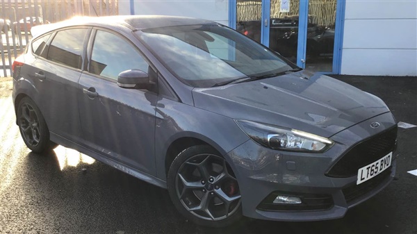 Ford Focus 2.0T EcoBoost ST-3 Navigation 5dr