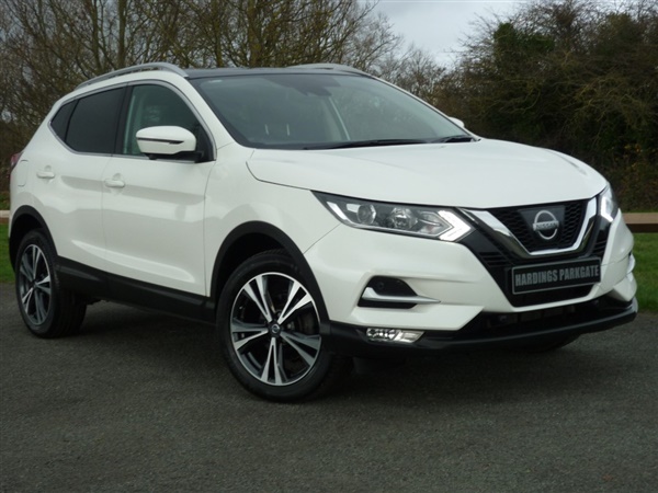 Nissan Qashqai N-CONNECTA DIG-T [GLASS ROOF PACK]