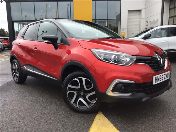Renault Captur 0.9 TCe Iconic SUV 5dr Petrol (s/s) (90 ps)