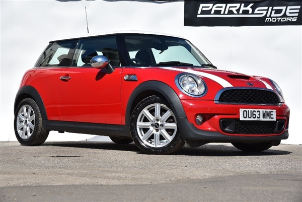 Mini Hatch 1.6 Cooper S (Sport Chili) 3dr