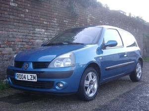 Renault Clio  in Eastbourne | Friday-Ad