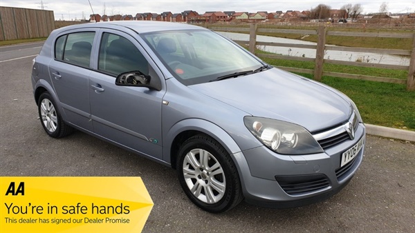 Vauxhall Astra ACTIVE - FULL MOT - 12x SERVICE STAMPS -