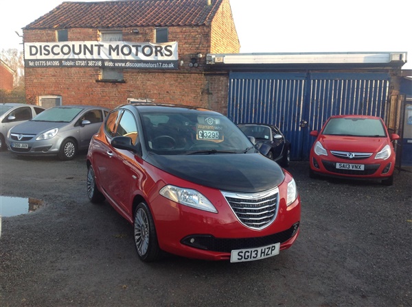 Chrysler Ypsilon 1.2 Black and Red 5dr ***£30 ROAD TAX -