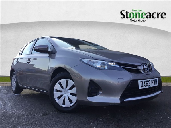 Toyota Auris 1.33 VVT-i Active Hatchback 5dr Petrol Manual