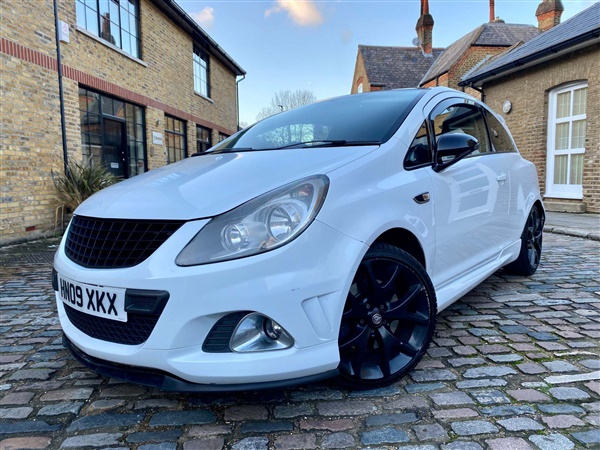 Vauxhall Corsa 1.6 i Turbo 16v VXR Arctic Edition 3dr