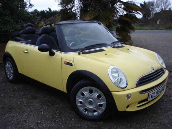Mini Convertible 1.6 One 2dr VERY VERY LOW MILEAGE, 1 Owner