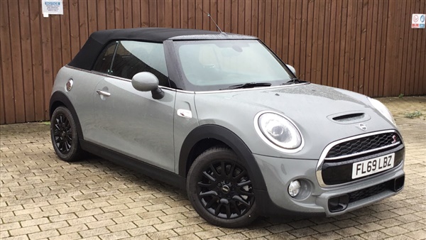 Mini Convertible 2.0 Cooper S Classic II 2dr [Comfort/Nav