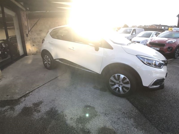 Renault Captur EXPRESSION PLUS TCE in Horsforth, Leeds