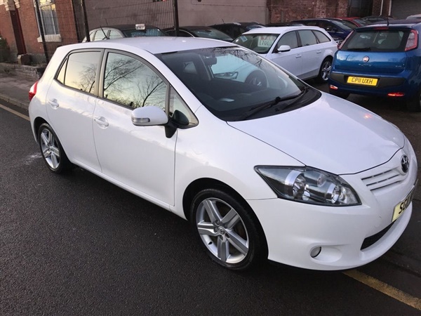 Toyota Auris 1.6 V-Matic SR 5dr