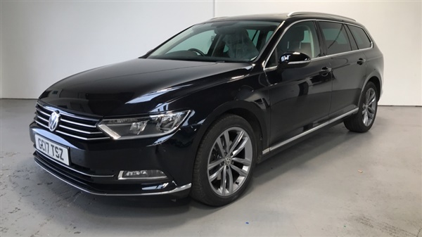 Volkswagen Passat 2.0 TDI GT DSG [Panoramic Roof]