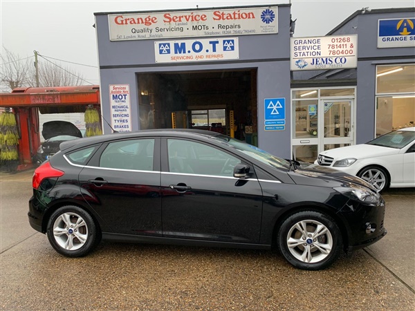 Ford Focus  Zetec 5dr Powershift (Rear Parking