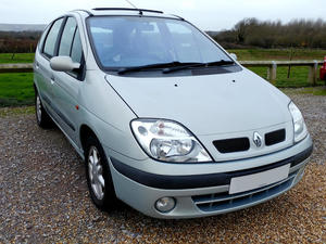 Renault Scenic 2.0L auto  in Hailsham | Friday-Ad