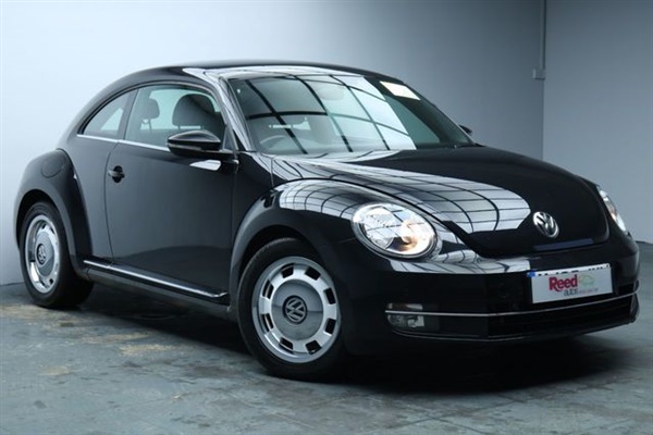 Volkswagen Beetle 2.0 DESIGN TDI BLUEMOTION TECHNOLOGY 3d