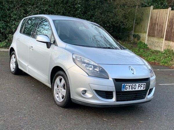 Renault Scenic 1.5 DYNAMIQUE TOMTOM DCI FAP 5d 109 BHP