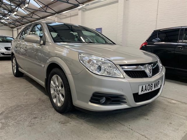 Vauxhall Vectra 1.8i VVT Design 5dr