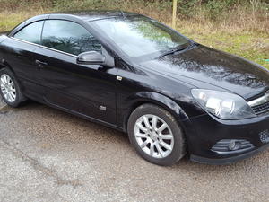 Vauxhall Astra 1.8 Twin-Top Sport.  in Henfield |