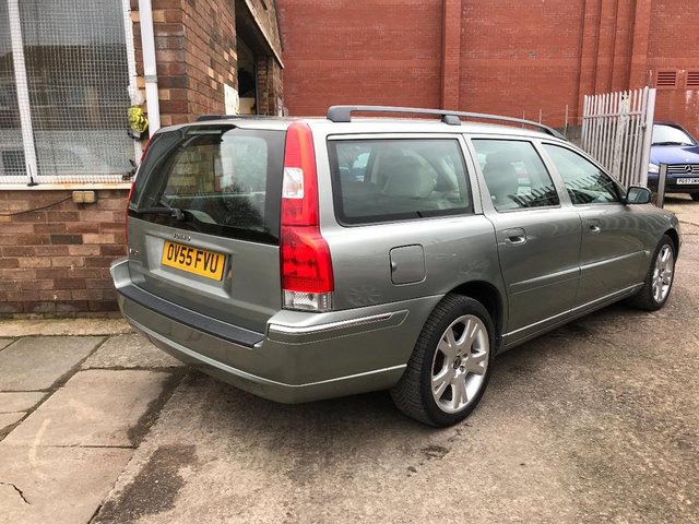 IMMACULATE VOLVO V D5 diesel -  miles only 