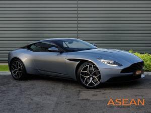 Aston Martin DB in London | Friday-Ad