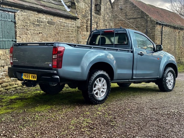 Isuzu D-Max 2.5TD Single Cab 4x4 with upgrade wheels and all