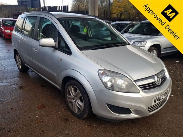 Vauxhall Zafira 1.6 EXCLUSIV 5d 113 BHP IN SILVER WITH ONLY