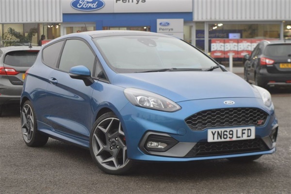 Ford Fiesta 1.5 ST-3 3dr 6Spd 200PS