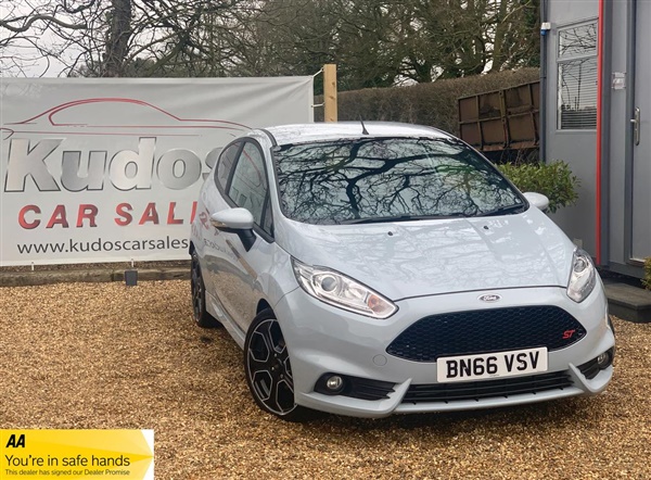 Ford Fiesta  FORD FIESTA STbhp) 1.6 ECOBOOST 3dr