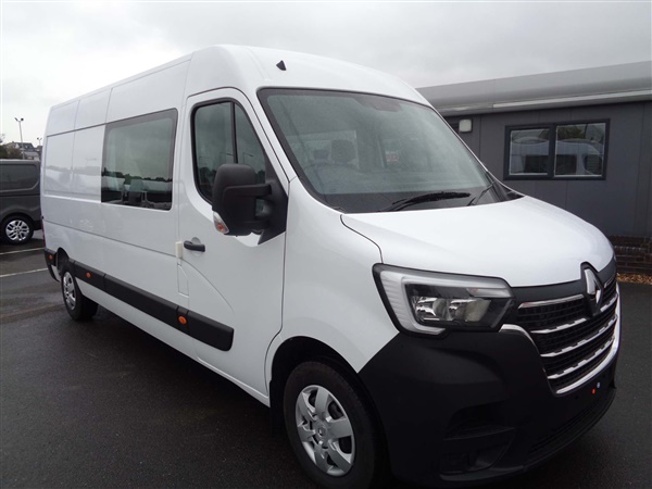 Renault Master LM35dCi 135 Business+ Medium Roof Crew Van